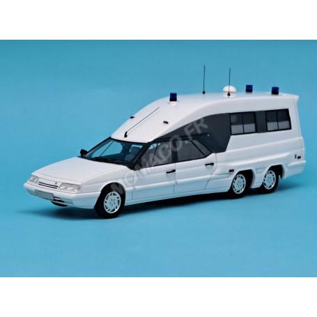 CITROEN XM TISSIER 1007 BLANC AVEC DECALQUES AMBULANCES