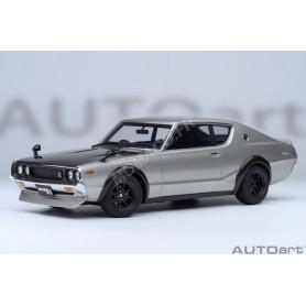 NISSAN SKYLINE 2000 GT-R (KPGC110) GRIS METALLISE CAPOT NOIR