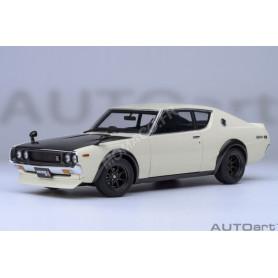 NISSAN SKYLINE 2000 GT-R (KPGC110) BLANC CAPOT NOIR