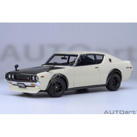 NISSAN SKYLINE 2000 GT-R (KPGC110) BLANC CAPOT NOIR